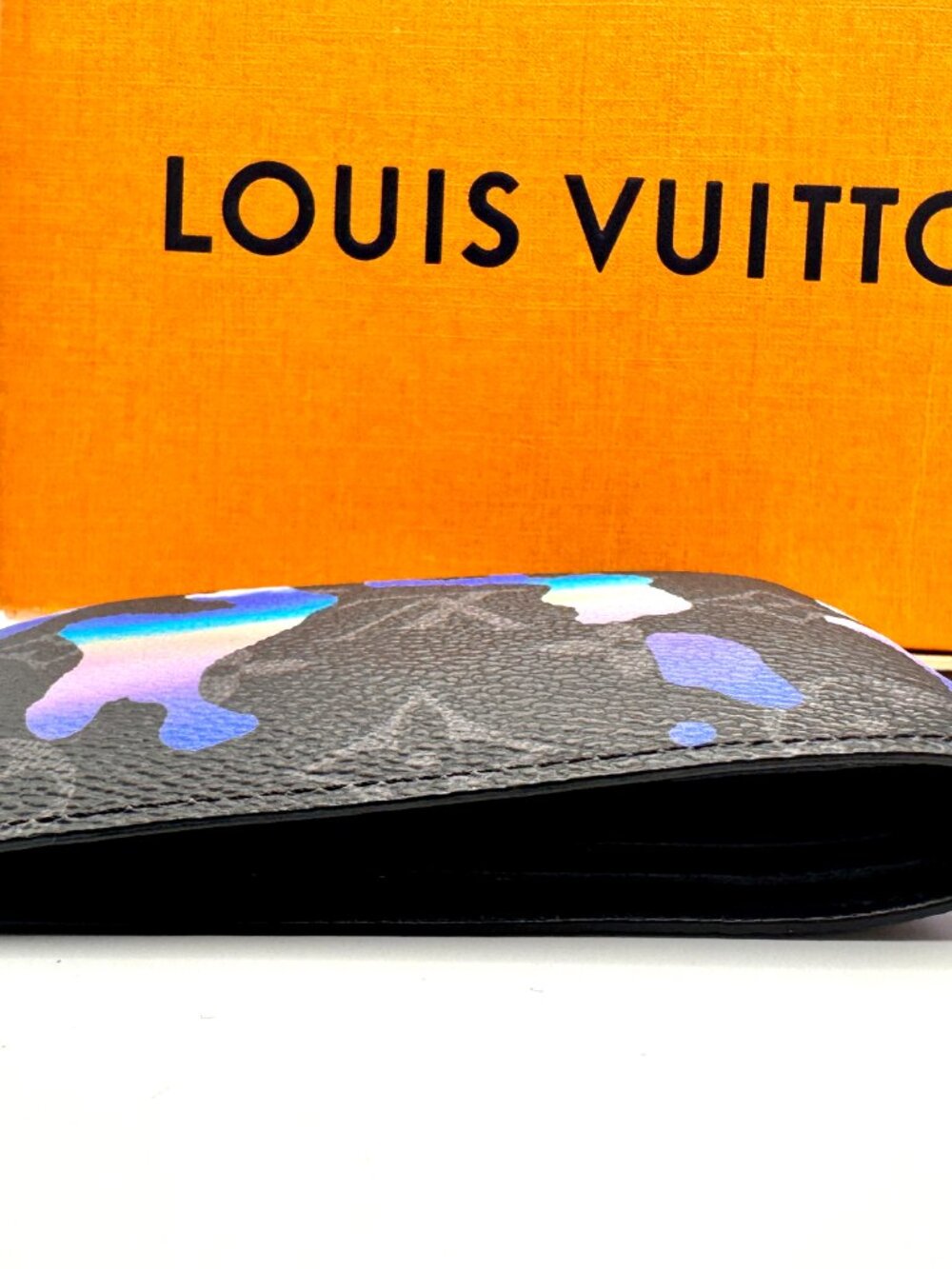 Rare Authentic LOUIS VUITTON WALLET MONOGRAM LEATHER Monogram Eclipse Sunrise Mu - Picture 3 of 9